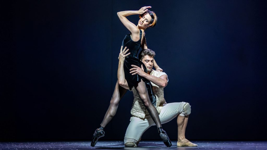 Roseanna Leney (left) as Mary and Evan Loudon (right) as Darnley. Photo: Andy Ross