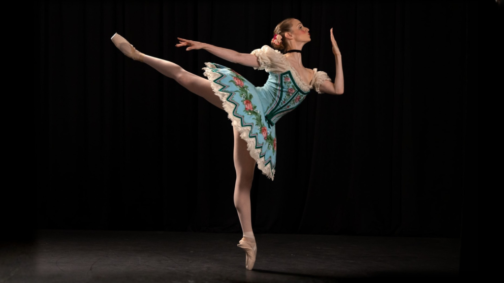 Dancer Nicole Von Enck. Photo by Steven Visneau Photography.