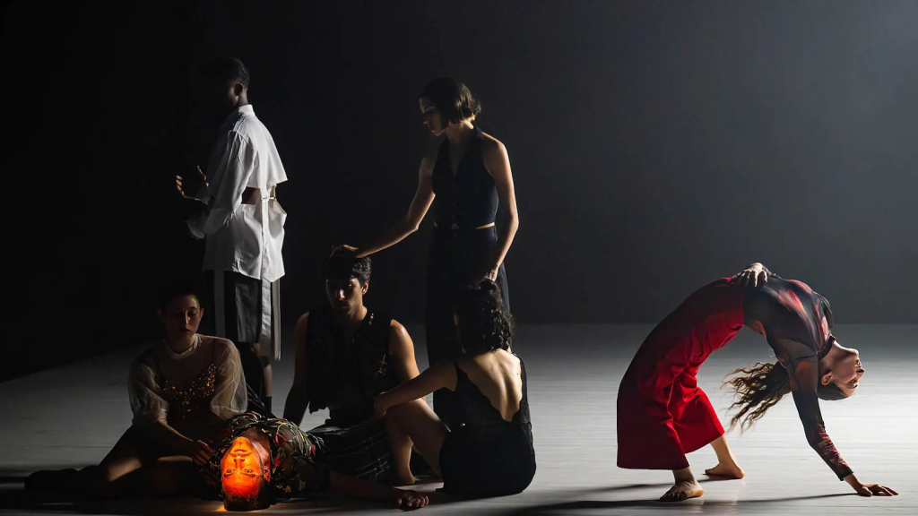 Lior Tavori Dance Company. Photo by Ofer Moldovan.  
